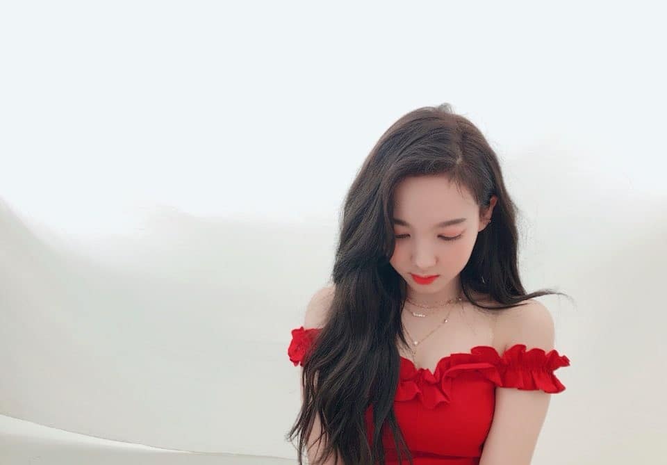 TWICE Nayeon flaunts neat beautyNayeon posted a picture of himself and an article on the official Instagram of TWICE on the 11th, When I wear my Passion clothes these days.Nayeon in the open photo is wearing an intense red off-shoulder top.Netizens left comments such as Nayeon is the most beautiful in the world and My sister is so cute.On the other hand, TWICE released its second special album Summer Nightstand title song Dance The Night Away on the 9th of last month and reached the top of SBS popular song broadcast on the 5th, achieving 9 music broadcasts and 8 consecutive triple crowns.In addition, on September 12, Japan will release its first full-length album BDZ.Photo: TWICE Instagram