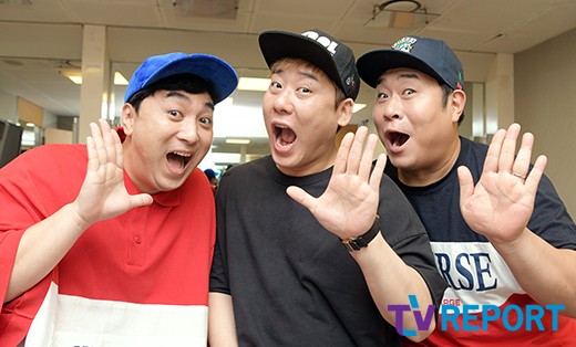 The comedian Mun Se-yun, Choi Sung-min, and Empire are called the mainstream these days. They realize their popularity through comedy Johny Hendricks.Mun Se-yun Choi Sung-min Emperor and others recently interviewed at CJ ENM building in Sangam-dong, Mapo-gu, Seoul.The three are responsible for the Acting is Acting section on tvN Comedy Johny Hendricks.The corner that comically depicts the filming scene of veteran actors and new actors who are acting.Choi Sung-min, the idea bank of Comedy Johny Hendricks, created Acting is acting.Choi Sung-min said, I originally prepared another corner. It was overturned and I had to prepare the corner in a hurry the day before the recording.So I asked them to do what they do best, but they said, Smoke is acting.The script came out around twelve oclock, but it wasnt perfect. Three people were so close that I went up to play on stage.So I was able to keep the corner. I wasnt sure until I actually got the tape. So was the director. They were all nervous. I thought it was worth showing the audience.Weve been in real shape since Week 3, and Choi Sung-min said, We might not believe that this corner was suddenly formed, because Gag has no answer.Ive been acting so much since the first recording. I was so funny, too.The reason why the teamwork of the three people is good is because the role is certain.According to the three, Choi Sung-min is a tree, Emperor is a large fruit, and Mun Se-yun is a root and manure.Of course, it was not that there were no twists and turns until this happened. The reason why we were able to continue the current acting section was the effort of the three people.Mun Se-yun said, In the beginning, I thought I would fall out of the Acting is Acting corner. Choi Sung-min and Emmas two-person comedy seemed to be more funny.I thought it was right to get out of Connors position, but the two Friends held him, he said.Choi Sung-min and Empire showed infinite trust in Mun Se-yun, saying, I can not think of comedy Johny Hendricks without Mun Se-yun.The Acting is Acting section has been around for just four months, but its popularity is explosive, with its centerpiece being the Empire, which is not a bit of a mess.Mun Se-yun and Choi Sung-min also agreed. They praised him as a life character.Ive been receiving the most feedback this time, all of the corners and characters Ive been doing, and I feel good about the response in a short time.I didnt know if it was popular until the second recording. I think the life character is right.I was sure of the makeup. Some things I do around me, but the Friends are watching me do what I do.I come out of Choi Sung-mins head and Mun Se-yun tosses, and I do it.Choi Sung-min also said, Emperor is best suited to the role that breaks down. It seems to be the maximum if the character is Emmar.I think its the best in public comedy, he praised.Mun Se-yun said, Emperor is a lovely friend. We knew the charm, but the audience seems to recognize it now.I felt like I was on the top of the list, he said, adding, and when we saw it, the Emperor character was so funny, and I was very determined not to hurt it.There is a flow in public comedy, and Im not exactly a character, but I think its a good thing to bury it, he added.Mun Se-yun and Choi Sung-min are from SBS bond comedians, and Emperor is from MBC bond comedians.The three of them had something in common with Gag in 1982, but it took time to get close. They became close together with the real theater choice three years ago.Its three years, but its become so sticky that it boasts a 30-year-old friendship.Emperor also naturally joined this friendship. Mun Se-yun said, Emperor has been my favorite since MBC. I wanted to work together.Emperor didnt like to drink, so I didnt get close, but I got close as I was.I can see it even if I look at it. He emphasized deep friendship again.It was not always a flower path. It was frustrating. Mun Se-yun played a big role. Emperor said, It was scary things before.Ive been so humanly empowered by Friends that I have recovered so much self-esteem. Ive become very comfortable these days.Choi Sung-min also said, Mun Se-yun says a lot of good things: If you cant laugh, your life isnt over, what are you so worried about?Even if it is not funny, it can be an episode later. The more we talked, the more we felt the deep friendship of the three, and the more witty and pleasant gestures and certain popularity there were, the better.They support the final victory of Smoke is smoke, which will become more colorful.