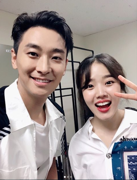 Actors Kim Hyang Gi and Ju Ji-hoon have been revealed in a friendly manner.Kim Hyang Gi wrote on his Instagram account on August 12, Along with the Gods: The Two Worlds final stage greetings theatre. Thank you, gentlemen.Along with the Gods: The Two Worlds Fighting! with the post: Peaowl Fighting.In the photo, Kim Hyang Gi, who takes a selfie with Ju Ji-hoon, was shown.Ju Ji-hoon shows off his masculine beauty with bangs up, while Kim Hyang Gi is taking a cute V-pose - the pairs bright smiles are eye-catching.Another photo shows the warm appearance with the actors Peaowl.Fans who encountered the photo said, It is completely handsome and beautiful.I love you,  Along with the Gods: Ill be waiting for The Two Worlds3,  Along with the Gods: The Two Worlds2 I watched so well. delay stock