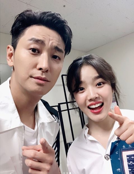 Actors Kim Hyang Gi and Ju Ji-hoon have been revealed in a friendly manner.Kim Hyang Gi wrote on his Instagram account on August 12, Along with the Gods: The Two Worlds final stage greetings theatre. Thank you, gentlemen.Along with the Gods: The Two Worlds Fighting! with the post: Peaowl Fighting.In the photo, Kim Hyang Gi, who takes a selfie with Ju Ji-hoon, was shown.Ju Ji-hoon shows off his masculine beauty with bangs up, while Kim Hyang Gi is taking a cute V-pose - the pairs bright smiles are eye-catching.Another photo shows the warm appearance with the actors Peaowl.Fans who encountered the photo said, It is completely handsome and beautiful.I love you,  Along with the Gods: Ill be waiting for The Two Worlds3,  Along with the Gods: The Two Worlds2 I watched so well. delay stock