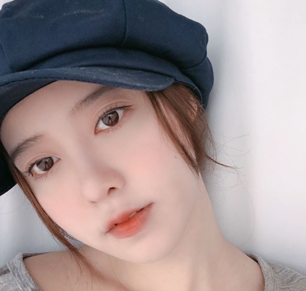 Actor Ku Hye-sun has entered Diet and has lost 3kg, it has revealed.Ku Hye-sun posted a picture on August 13 with an article entitled Samkiro!The picture shows Ku Hye-sun in a bread hat, the slender jawline of Ku Hye-sun and the large round eyes catching the eye.Especially, the white and fine skin like Ku Hye-suns Chapssal-tteok is noticeable.The fans who heard the news responded, It is really pretty, but my sister is a war with Diet, It is beautiful without it, and It is so beautiful now.delay stock