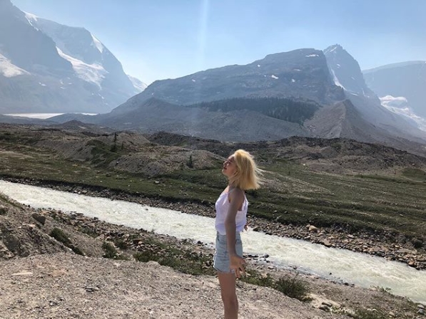 Actor Pyo Ye-jin has released a photo of his trip to Canada.On August 13, Pyo Ye-jin posted a photo on his instagram with an article entitled Jasper (a Great Smoky Mountains National Park located in Vancouver, Canada).The photo shows a picture of a Pyo Ye-jin holding a doll in a straw hat, and the slender forearm Line and legs of the Pyo Ye-jin stand out.The fresh beauty of the table is harmonious with the picturesque scenery.The fans who responded to the photos responded such as It looks like a picture, Why is it so beautiful, It is so beautiful, there are always good things.delay stock