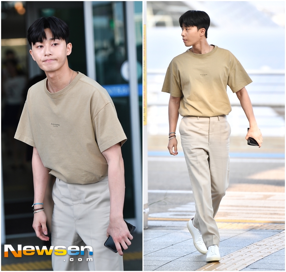 TVN Tree Drama Why is Secretary Kim doing it actor Park Seo-joon left the reward vacation to Thailand Phuket City through ICN airport on the afternoon of August 13Park Seo-joon is heading to the departure hall on the day.expressiveness