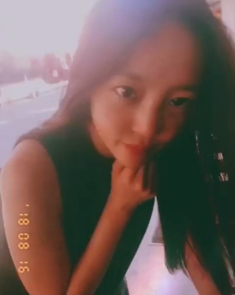 Actor Goo Hara from the group KARA showed off her fresh beauty.Goo Hara posted a video on her Instagram page on August 16.The video shows Goo Hara smiling brightly, who stares at the camera with playful eyes.Goo Haras small face size and large round eyes catch the eye.Fans who responded to the video responded Its cute today, Its really pretty, Ambassadors fighting and Its really beautiful.delay stock