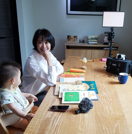 Broadcaster Moon Ji-ae prepares for personal broadcasts, and Top Model on a one-man Creator.On the afternoon of the 16th, Moon Ji-ae wrote on his instagram, I start a picture book personal TV. Nowadays, YouTube Creator. Home is a studio.I pick a place, install a camera, and light a light, and of course, I write a manuscript. Moon Ji-ae added, Im already expecting a lot of Erratum, which is definitely different from TV, but my expression and tone are still airwave announcers themselves.I think I need time, he said. But I would like to make something that I want to do without watching the audience rating.I am afraid that I have taken a new step, he said, and expressed his determination to work on Top Model.He announced his one-person personal TV opening by saying, I am getting more and more excited about the new Top Model.Moon Ji-ae is a former MBC announcer who left MBC in 2013 and became a freelance broadcaster; he is currently active on radio, broadcasting and other media.Moon Ji-ae Instagram.