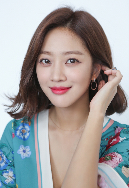 In the MBC drama The farewell has left, Actor Jo Bo-ah showed a further growing act.I have Acted various aspects from youthful college students and daughters, sick wounds related to my mother, and pregnancy suffering from pregnancy addiction.Jo Bo-ah confessed that he had a desire to do it.I was thirsty to get screenplays and scripts at first and to play a serious, weighty character.I met a character named Jeong Hyo, and the materials I had came up very hard, and I wanted to challenge the pregnancy and the pregnancy addiction.I was greedy to do it, because I had a lot of similar color, although it was all different, and I was greedy for the opposite character.It was a work that could fill ( greed).He expressed the character, Jeong Hyo, as he hoped, with authenticity: he was a college student, had pregnancy, and had pregnancy poisoning, but he did not give up his child.In the process, he understood each other with his boyfriend Minsu and his mother, his mother who had to live separately, and Father who raised himself alone. (Emotion Acting) was a lot of hard work. There were many feelings that I couldnt feel easy and comfortable.The setting itself was suddenly pregnancy, and I went to my boyfriends mothers house and lived with my mother, so I stayed close to Father because I did not live with my mother.There were a lot of things that were not easy to come to because various situations were not comfortable. I made one by one while talking to you and you in the field.Pregnancy poisoning is a symptom that I can not experience, but many mothers can experience, so I tried to be careful and accurate to express it.I asked a lot of doctors for advice, and I asked Chasira for symptoms of pregnancy or delicate expressions, and I heard a lot from my mother, aunts, and acquaintances.Ive been looking for YouTube a lot for the delivery scene, and Ive realized the importance of reference.If it were real, could Choices like Jeong Hyo? Jo Bo-ah said, I had a lot of thoughts about the pregnancy itself without marriage and without planning.I wondered if I could have made up my mind if I had been in this situation.I still dont think weve got a firm arrangement for this part. Jung Hyo-rans friend has a maternal love for her child.I think its a courageous and great Choices, with a great determination to protect the child.The separation has left is a work that has made it Acting.Jo Bo-ah, who stepped into the 2012 drama Shut Up and Handsome Band, called for controversy over his ability to act in the beginning of the debut.However, after that, it developed gradually through Please Mom, Monster, The Temperature of Love, and Gassy.In The farewell has left, I have digested the character with complex feelings.He is famous for his mothers beauty, and he smiled, saying that he was better at Acting than praise for being beautiful.Im not very confident about my appearance, and I think its pretty to be able to express myself as pretty, to be hard at work, to be honest.The external one has limitations, so I try to cultivate inner beauty.Father always tells me to live and care for good, just, and I try to care about that part.There are so many colleagues in the industry who are so competitive in appearance that the older they are, the less confident they are.The field of hard work and study is not appearance but active.Im happy to be praised for Acting because Im so greedy and trying to act on so much. (Continue on Interview 2)Photo: Cydus HQ