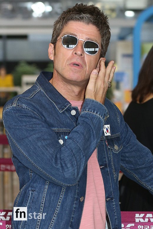 British band Oasis singer NO:EL Gallagher (Noel Gallagher)rk left for Tokyo, Japan, via Gimpo International Airport to attend the Summer Sonic Festival after a concert in Korea on the morning of the 17th.