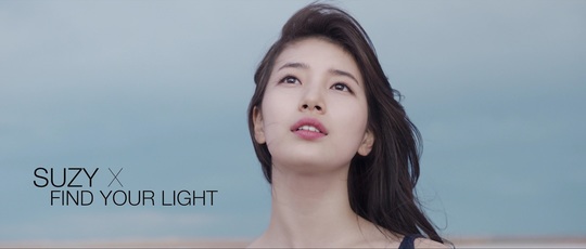 Global beauty brand Lancome released a video of # Jenny Peak Time_As You Are with Muse Bae Suzy.The video, which was recently produced under the theme of Find Your Light, was filmed in Adelaide, Netherlands, a beautiful world-famous spot.Bae Suzys clear and clean skin and a genuine interview.In the public footage, Bae Suzy tells a genuine story about beauty through narration.I realized that it is not only the spotlight to shine brightly, and I confess to the process of finding the power to shine on my own as it seems.The sky is mirrored in a wide sea, and the Motherlands nature, which is spectacular, catches the eye.In the scene where the Nature of the Netherlands is mirrored and facing its own appearance as it is, the transparent and clear skin unique to Bae Suzy is more prominent.It symbolizes the appearance of finding beauty that starts from inner.We want to encourage those who love themselves as they are and who are cultivating the light of their inner self through this #JennyPikeTime_As you see, said Lancome. Lancome will continue to carry out campaigning to support the happiness and true beauty of all women in the future.hwang hye-jin