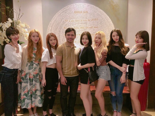 Momoland and Manny Pacquiao met.Girl group Momoland released an authentication shot on August 16th, when she met boxing hero Manny Pacquiao at Philippines, who found an event car on the official SNS.Manny Pacquiao is the 2010 World Boxing Council WBC Super Welterweight Champion and is currently a member of the Philippines Senate.Manny Pacquiao cheered Momoland on I Love You Momoland in a video interview when Momoland released his fourth mini album Fun To The World on June 26.Thanks to this, Momolands Foot and Baem ranked first and second in the Music Weekly chart Philippines chart TOP30.An official of the agency said, Manny Pacquiao and many others are welcoming Momolands popularity at Philippines. We will schedule broadcast appearances and interviews at Philippines, which we have found in Event cars, and we will meet Philippines fans.emigration site