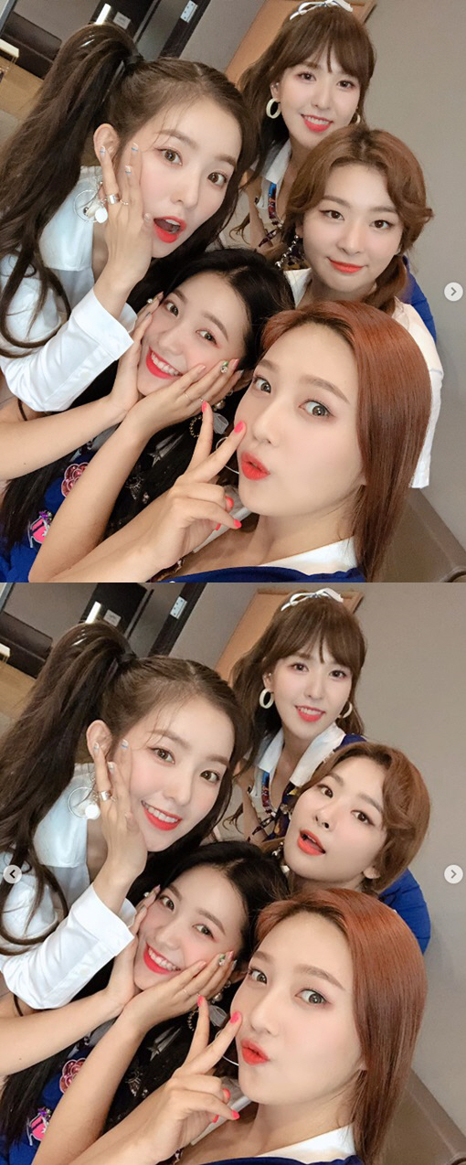 Group Red Velvet, who took first place in Show! Music Core, thanked fans.On the 18th, Red Velvet posted two photos on the official Instagram with the article Rubys were the first ones, always thank you, I love you.Red Velvet members in the public photos are smiling at the camera. The fresh and refreshing charm catches the eye.On this day, Red Velvet is MBC Show!In Music Core, he topped Twices Dance the Night Away with his new song Power Up and Seans Way Back Home.This earned Red Velvet three crowns on Music Broadcasting.Summer ruler Red Velvets Power Up is an addictive uptempo pop dance song with a plump 8-bit game sauce and cute hooks.The lyrics contain the story that if you play with excitement and get energy, you can get excited about your work, and you can feel the excitement of the moment you leave for summer vacation.