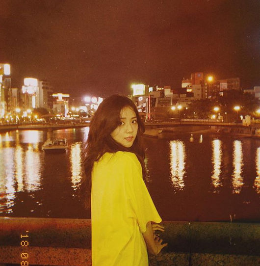 BLACKPINK member JiSoo has released a pictorial routine.On the 18th, BLACKPINK member JiSoo posted a picture with the article I want to love you, I want to meet Fukuoka Prefecture again through personal Instagram account.In the open photo, JiSoo is having a relaxed routine in the comfortable costume in front of the beautiful riverside.JiSoo, who boasts a remarkable beauty even in an unpretentious appearance, caught the attention of fans.On the other hand, the group BLACKPINK, which JiSoo belongs to, is working as a new song Tududududou and is walking on the flower path by taking the top spot as a girl group activity.Blanking JiSoo Instagram capture
