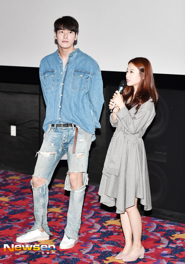 The stage greetings for the movie Your Wedding Stage (director Lee Seok-geun) were held at the Megabox Dongdaegu branch in Seoul on August 19Park Bo-young Kim Young-kwang Lee Seok-geun attended the day.Your Wedding Stage greeting is a work that depicts the fateful coincidence (Kim Young-kwang), whose fate is only Seung Hee (Park Bo-young) and Seung Hee, who believe in the fate of three seconds, and their dased First Love Chronology, which is rarely timed.It is a film that contains the first love chronicle of various emotions that go from high school students to college students, students, and early years of society.Lee Jaeha