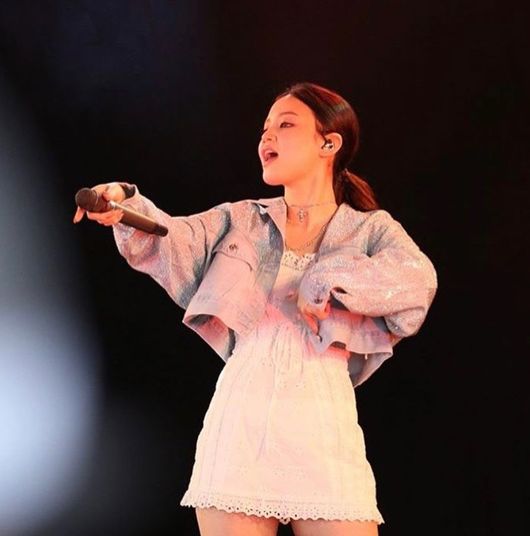 Lee Hi has heated up the Japan Summersonic stage.Lee Hi took the stage of 2018 Summer Sonic in Japan Tokyo on Wednesday and met Japan fans.Lee Hi posted a picture of the performance on his instagram after completing the Summer Sonic performance, and Lee Hi captivates the attention with his concentration on the stage in the public photos.Lee Hi said, Thank you for calling me on such a wonderful stage today, and thanked me for better fun with a wonderful audience.On this day, Lee Hi called the Japanese version of Rose and Ship and Im Darla with the evil musician Claudia Kim, and received a hot applause from the Japanese audience.Were going to be active in Japan a lot in the future; Im asking for a lot of support, Lee Hi said.Meanwhile, Lee Hi is actively engaged in activities between Korea and Japan.Lee Hi Instagram