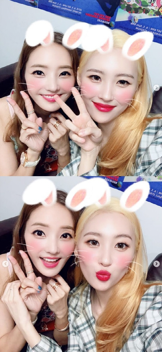 Actor Han Chae-young and singer Sunmis affectionate two-shots were released.Han Chae-young posted two photos on his Instagram on the 20th with an article entitled Sunmirang.Han Chae-young and Sunmi in the public photos are staring at Camera with a friendly pose facing each other.The two men, who look cute, gather their eyes with their brilliant beauty.Meanwhile, Han Chae-young and Sunmi are appearing on JTBC4 Secret Sister.