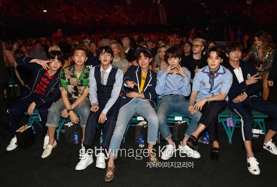 BTS sold out all of its United States of America Stadium performances on the 18th of the tour Love Your Self.United States of America Major League Baseball City Field, home of the New York Mets, was the first Korean singer to enter the market and sold tickets at a tremendous speed.Big Hit Entertainment said, At the same time as the reservation started, all 40,000 tickets were sold out. City Field was surprised by the explosive demand of fan club Ami.When a huge number of people were gathered at the same time on the day of the reservation, the complaints were crowded due to the connection error, and he said, Please wait patiently. Time can take a while to purchase tickets.In less than a time, he said, Thank you, Ami. He said, We can no longer buy tickets due to overwhelming demand. We will meet on the performance day on October 6th.Twelve cities, 24 performances, and 320,000 seats, including Seoul, North America and Europe, are sold out at the official sales office, but resale is being made at a high price on the ticket used site.On Wednesday, the Cityfield performance floor seat was up to $1,000 (about $1.12 million); the $250 seat jumped four times between Haru.In addition, United States of America New Work performances are trading at $ 5754 ($6.47 million) for four tickets, while German Berlin performances are sold for KRW 640,000.The British media Metro pointed to the Rock issue of the London Otuarena performance.Ticket prices announced at a differential price of 80,000 won (£62.50) to 310,000 (£220) in Hanhwa have skyrocketed to at least £1,000 (£143 million) and up to £2,000 (£28.6 million) at used trading sites such as Ticket Monster, the report said.In an interview with the media, Amid said, I waited for the opening time at 9:00 am, but a lot of pre-orders were made as the reservation was released first one minute ago.The price has risen to £1,000 by more than three times in a minute, he said angry.He also asked the petition site to cancel the pre-order time transaction and take action against Rock, and to Big Hit and Oto Arena.Oto Arena said: According to British statutes, ticket resale is not legally possible to intervene.However, we will review the purchase list and identify the details purchased at the used ticket trading site, and if there are illegal cases, we will take action. BTS tickets have been sold out all over the website. I am sorry for those who missed tickets due to high demand and understand your disappointment.I hope you only buy tickets at the confirmed dealership. The first tour of the BTS, which is causing the World Rock crisis, is the Olympic main stadium of Seoul Jamsil Sports Complex on the 25th and 26th.On the 24th, he will open a Love Your Self tour with his new album Love Your Self - Anser comeback, so he is determined to meet the expectations of all World Armies.BTS continues to perform 31 times in 15 cities, including North America, Europe and Japan, after the Seoul performance.