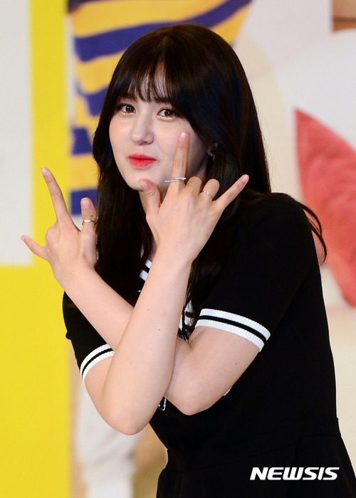 JYP said on the 20th, We agreed to terminate the exclusive contract with our singer Somi. I sincerely thank the singer and fans who have been together so far.Jeon So-mi wrote on his social media the day before, in English, meaning the brightest star is made on the darkest night.After the news of the breakup with JYP was announced, it is speculated that this article was written with the notice of termination of the exclusive contract in mind.There is nothing known about future moves.In 2015, Jeon So-mi announced his face as Sixteen, a girl group project that was co-organized by Mnet and JYP; through this program, TWICE was formed.Jeon So-mi was not voted TWICE final member at the time.Then, in 2016, he made his debut as an I.O.I center, finishing first in Season 1 of Produce 101.After completing the project group, this team, it was popular with KBS 2TV Slam Dunk of Sisters Season 2 and other entertainment programs and CF.On the other hand, JYP expects to join the new girl group to be released as a follow-up to TWICE.After the JYP breakup with Jeon So-mi, interest in JYP new girl group members is focused.The representative is Shin Ryu Jin (16), who has been attracting attention by appearing on JTBCs idol audition program Mix Nine.The album Love Your Self of the group BTS was announced through the highlight reel teaser video.Lilly M (16) and Lee Chae-ryong from SBS TV K Pop Star, and Hwang Yageji, who received a snow stamp last year in Mnet and JYPs joint reality program Stray Kids, will also be named.
