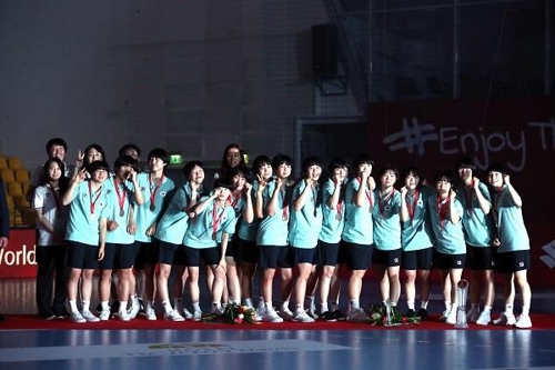 3위에 입상한 한국 대표팀. [국제핸드볼연맹 인터넷 홈페이지 사진]