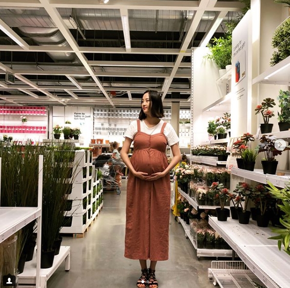Model Hye-rim Park reveals recent eight months of pregnancyHye-rim Park recently took to personal Instagram to full-scale D-line Celebratory photoI posted the article.In the photo, Hye-rim Park is wrapped around his stomach with both hands in a Maternity clothing.Hye-rim Park said with the photo, The right clothes are getting lost. Its eight months old and the boat is coming out endlessly.Still, we are so happy that our Lucky (Taemyung) birth is getting stronger Haru Haru Park Su-in