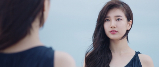 Actor Bae Suzy will be the representative Muse of Asia and announce the global campaign.Global beauty brand Lancome said on the 21st, With Bae Suzy, we will develop a campaign as # Jenny Peak Time_Seeing.Bae Suzy, who is the model of Lancome Korea and Asia and Pacific Ocean region model, will tell his own true story to fans around the world through this global campaign.In particular, this campaign will be accompanied by Bae Suzy, Chinese popular actors Yuan Quan, Zhou Dongyu and Toda Erika of Japan.The Campaign video, which was participated by four Asia Muse, was produced under one theme, Find your light (98% that makes me shine as it is seen), and was released in turn, starting with the Bae Suzy.Bae Suzys campaign video, which was the first of the four Muses, is getting a hot response shortly after its release on the 17th.Bae Suzys honest interview, which looked for the inner light in the background of beautiful Australian natural scenery, was the back door that inspired empathy for many women.Especially, the transparent and clear skin unique to Bae Suzy gave the admiration of the viewers.Bae Suzy has been working as a Lancome Muse representing Asia and Pacific Ocean as well as Korea with its distinctive beauty since the selection of Model last year, said Lancome official.