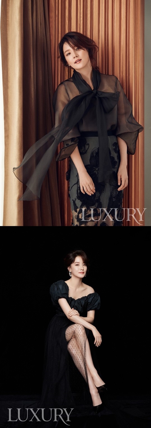 Actor Lee Yeong-ae boasted a unique elegance through the fashion magazine Luxury and the picture.Lee Yeong-ae showed a beautiful appearance with various lines from skin care to make up through this picture.It shows that Lee Yeong-aes mysterious beauty is this, and it shows that he led the atmosphere by supporting the staff without tiredness even in the long shooting.Lee Yeong-ae in the public picture showed a unique mysterious Charisma and a deep-set eye that expresses an aura that can not be encountered and shows an irreplaceable presence.By far, its the skin of Lee Yeong-ae, which is luxuriously glossy, that pulls out Eye-catching.The rare herbal ingredient gives a healthy glow from the inside and brightens the skin.In addition, red orange lip Make up and dark tone costumes combined to create a more alluring atmosphere.Lee Yeong-ae said in an interview, It is external beauty to pay attention to peoples eyes, but it is the beauty of inner to move the mind.I want to be a person who shines in a long time by harmonizing the exterior and the inner. Lee Yeong-aes unreachable Charisma and mysterious charm can be fully felt through the September issue of Luxury.Photo l luxury offered