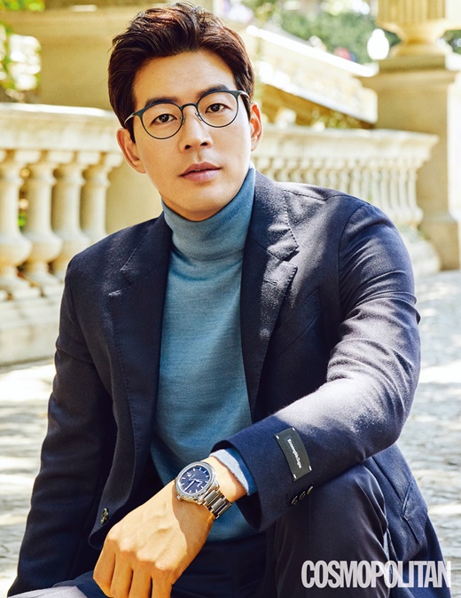 Actor Lee Sang-yoon has been released.A picture of the charming actor Lee Sang-yoon who Traveled to Barcelona was released in the September issue Cosmo Politan.Lee Sang-yoon, who has been loved by stable acting and witty dedication through SBS entertainment Death Master as well as the drama The moment I want to stop: About Time, has boasted a ratio as much as a Model in Spain and has digested various costumes.Lee Sang-yoon said in an interview that he was released together, I know that it is a problem to devote too much Passion while acting. I can do a good performance by taking a little power out of my strength.In the future, I will do my best to prepare, but I will try to practice to lose my strength in the field. Please look forward to it and cheer me up.Barcelona pictorials containing Lee Sang-yoons photogenic charm and genuine stories can be found in the September issue Cosmo Politan and the official website Cosmo Politan.