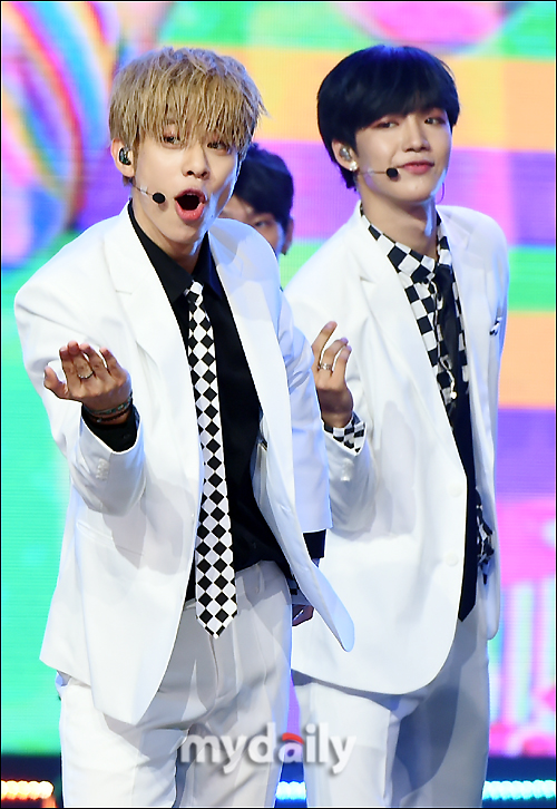[MD포토] MXM, '익살스런 무대'