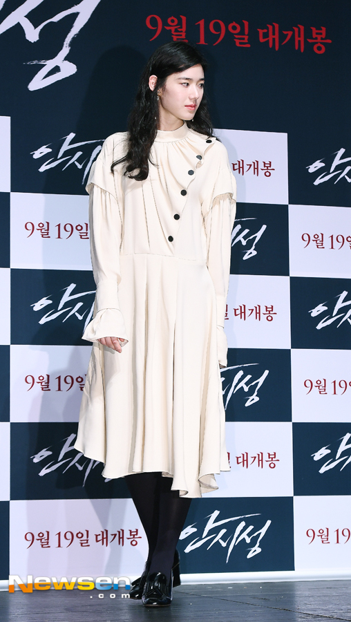 The film Ansi City production report was held on August 21 at CGV Apgujeong, Sinsa-dong, Gangnam-gu, Seoul.Jung Eun-chae attended the day.Meanwhile, the film Ansi City (director Kim Kwang-sik) is a super-large action blockbuster depicting the 88-day Battle of Ansi City, which is said to be the most dramatic and great victory in the history of the East Asia war, which opens on September 19.Jang Gyeong-ho