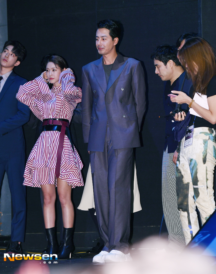 The film Ansi City production report was held on August 21 at CGV Apgujeong, Sinsa-dong, Gangnam-gu, Seoul.Jo In-sung Jung Eun-chae Nam Joo-hyuk attended the ceremony.Meanwhile, the film Ansi City (director Kim Kwang-sik) is a super-large action blockbuster depicting the 88-day Battle of Ansi City, which is said to be the most dramatic and great victory in the history of the East Asia war, which opens on September 19.Jang Gyeong-ho