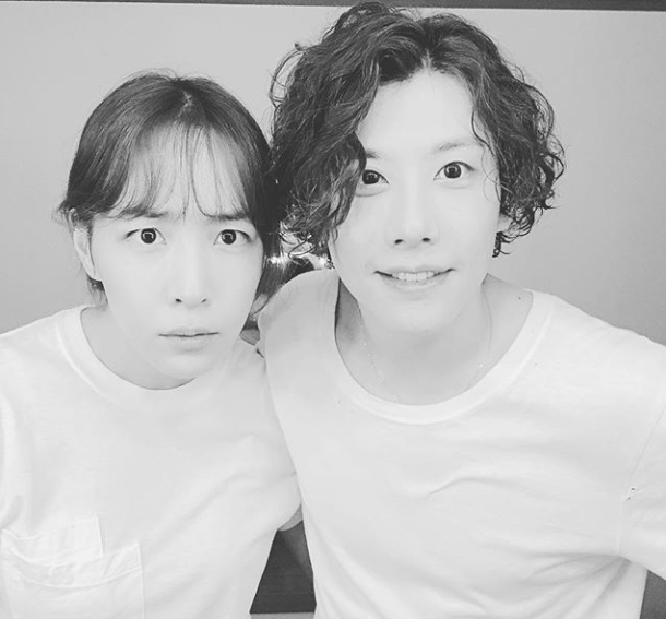 Lyricist Kim Eana showed off her strong friendship with Singer Park Hyo Shin.Kim Eana posted a musical Laughing Man review on August 22 with Park Hyo Shin in his instagram.Kim Eana wrote, How do you sing so in a row? When you see how good a crying is, its strange to rip it off, but lets make a strange look.Kim Eana posted a picture with a review: Inside the picture was Kim Eana and Park Hyo Shin, who were wearing white tees and taking selfies.Kim Eana is playfully frowning, and Park Hyo Shin is smiling pale - the pairs cheerful vibe stands out.The fans who responded to the photos responded, Go for your friendship for the rest of your life. Its cool, Its pretty, handsome in the meantime, and You two are always good.delay stock