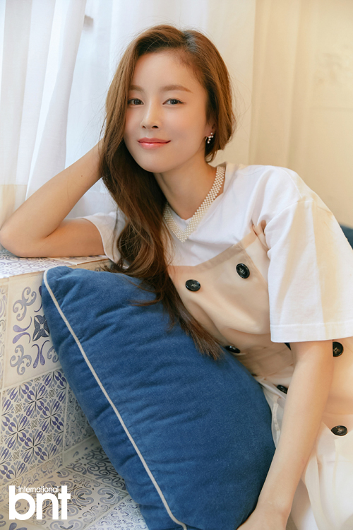 Actor Han Hye-rin said that Actor with a unique atmosphere like Kim Min-hee and Gong Hyo-jin is good, and said, Everyone who has a lot of learning is a role model.Han Hye-rin recently felt the many troubles Han Hye-rin had suffered and his matured appearance at the same time in an interview after filming with bnt.There were many people who judged me by the image in the work.I think it is Han Hye-rin who is a villain or a little bit of a chubby figure, he said. I am trying to think good because I can show a new appearance even if I act a little differently.I felt like I was being encroached on the character. I tried to write my feelings, and the emotional line was so different that I was confused about what I really looked like.But now I feel a little bit of acknowledging and interesting. When asked what kind of effort he made to understand the role, he said, I am trying to see and hear a lot of things for infancy, but acting is not output. Then, something was created unconsciously in the frame.And I try to empty it at the same time. In particular, he suddenly performed paralytic lower half of his body at the time of filming MBCs Blow Up Mi-pung-a. I repeatedly wondered how to postpone it.I played the Feelings, which are not sensational and not like my legs, he said. I put my weight on paralyzed Feelings and put despair and Shinpa.I think I tried to make it look light, he said.Asked if there is a role model, he said, Everyone who has a lot of learning skills is a role model. Kim Min-hee, Gong Hyo-jin,When asked if there is an actor who wants to try to breathe, he said, I want to try with Park Hae-il and Shin Ha-gyun, who have a wide smoke spectrum as well as mad smoke.When asked about his real love affair, a caring and comfortable person was his ideal type, he said, I am very serious.So I thought that it was a little bit not trendy, so I pretended to be light.  But as time goes by, I feel right. Recently, he has been enjoying Jet ski every week because he is in Water Leisure.It is good to burn in the sun and to eat water because it is drowned in the water. I am proud to hear the sound of the prodigy because I succeeded easily in the one PFC Levski Sofia start.In fact, if he succeeds in the one PFC Levski Sofia start, there is a custom to buy eels for those who helped him, and he did not have to succeed easily.When asked to define Han Hye-rin in his twenties and Han Hye-rin in his 20s, he said, I was so enthusiastic that I had a lot of passion in my 20s. If I had a lot of ideas about I should do well!In the past, the result was more important than I, but now I have become more important.In his flexible, pure and happy appearance, he reflected not only the mature woman but also the image of a pure and pure young girl without tea, and his future is noteworthy.