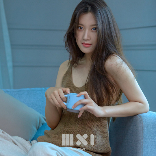 In the square Korean Wave Magazine M52, the M version of the new brand MXI KWAVE of the Korean Wave magazine Keiwave, the concept of OSTENTATIV-clear, clear was designed to express Moon Ga-youngs distinctive body chemistry without decorating.She focused on her distinct body chemistry with coffee that gives a comfortable and dreamy atmosphere, and conducted it in the Natural Light Studio (Studio PAN) to melt neat makeup and her original charm into the picture.This picture was born as a charming picture of her soft, deep and deep, like a cafe latte, but as clean as Espresso.She says she enjoys Espresso when she goes abroad, and she always finds herbal tea when she is cold or nervous. She said she wants to be an actor who can give many people a sense of comfort and stability like herbal tea and a charming scent to catch her foot like Acacia.She is building various filmography between screen and cathode ray tube. She is popular among the public for each role regardless of historical drama or modern drama.In the recent Great Temptation, she is considered one of the actresses who throws off the image of the child actor and is fully loved by the cold and bloody chaebol Choi Soo-ji.When did I become convinced of Actors dream? I started with an accidental opportunity, and auditions always gave me good news.Then, in the second grade of junior high school, he was covered by 10cm tall.For the first time, I was forced to rest my work, not my will or the will of others, and then I thought, Oh, I want to act too much than I thought.If you thought it was good before that, it is now very serious. I think the gaze of the script changed and the gaze changed a little in the interpretation of the role.I seriously told him what I thought about Acting.I asked if there was a person or a horse that was stronger than the age and mature and straight-minded Moon Ga-young, who was a force from childhood to the current Moon Ga-young.I was impressed by what coach Pyo Min-soo said.I told him, It is not a difference in eyes, facial expressions, gestures, but a difference in thoughts. I was impressed by the fact that the texture of Acting would change if there was a difference in thoughts.I told the bishop that I was grateful. He said that it was the word that would have the greatest impact on her in the future.Moon Ga-young, who always studies and worries to show good acting to the public, finally said, I have been choosing my next work since my work has recently ended.In the previous work Great Temptation, many people are interested in it, so I have become cautious about choosing the next work.I would like to ask you to wait until you find a good work even if it takes a little time to think about what you should repay.I showed my fans the expectation of the next work and the passion as an actor.Moon Ga-youngs interview, which showed the pictures of Moon Ga-young with neat and comfortable features and mental beauty, can be found on Kei Wave M (KWAVE M) 52 and MXIs official website (www.mximagazine.com).