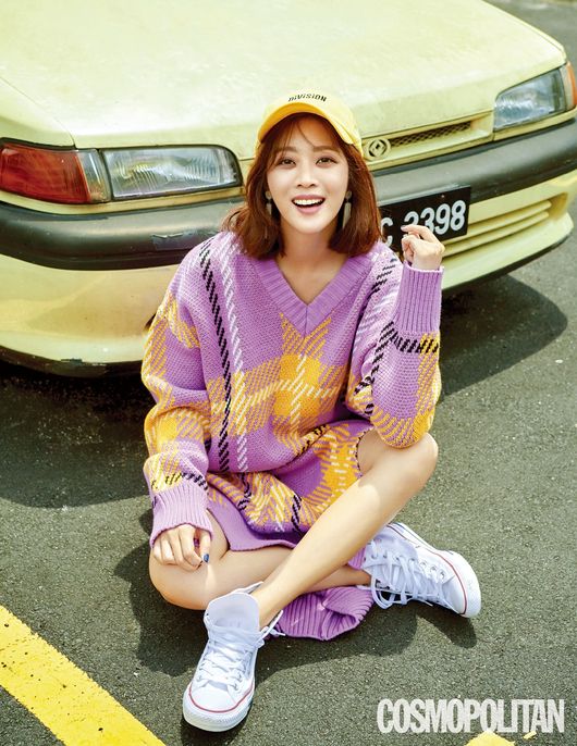 Cosmo Politan released the picture of Actor Jo Bo-ah in the September issue.This picture, shot in Malaysia Kuala Lumpur, showed a vivid scene shot in local restaurants and green streets.Her lovely charm was bright locally, with a T-shirt with logo prints added, and a stylish bag added to the check pattern costume at the center of the fall trend.In a subsequent interview, Jo Bo-ah said, The genre I want to do is a romantic comedy. I want to show my usual personality naturally in my work.I have too many roles to try because I have not done it. As for the job, Actor, Ive never imagined that Actor was not a job, and Im so attached to what Im doing.I have poured all my efforts in my early 20s and I am still slowly building up. Jo Bo-ahs detailed picture and interview will be available in the September issue of Cosmo Politan and on the official SNS and website of Cosmo Politan.cosmo politan