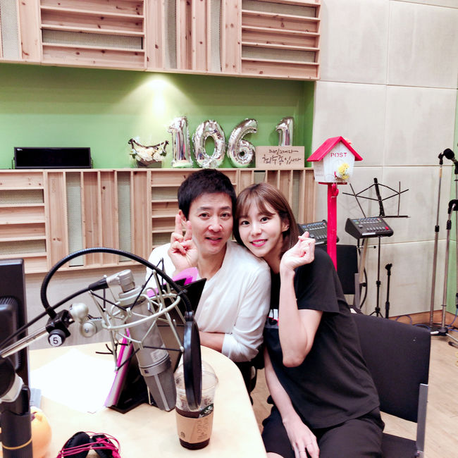 Uee showed off his breath with Choi Soo-jong through Radio.Uee, who appeared on KBS2 Radio Everyday You and Choi Soo-jong on the morning of the 23rd, fascinated listeners through candid and hairy talks.In addition to adding vitality to the program with plump talk, there is a hot reaction to the performance of Uee, who boasted Choi Soo-jong and lovely chemistry.On this day, Uee recalled Memory, who won the Rookie of the Year award through KBSs Ojagyo Brothers in 2011, and conveyed his extraordinary affection for the only one and the only one who appeared on KBS WeekendDrama in seven years.In addition, he revealed his Passion for actor activities by revealing his aspiration to challenge the villain in the future.In particular, Uee called Choi Soo-jong as a father along with storm charm, revealing the aspect of her lovely daughter, and Choi Soo-jong also attracted attention with a warm appearance, such as praising her.As such, the two people who appear in the drama as a woman and daughter are raising expectations for the only one ahead of the first broadcast.Uee is a family situation that is not enough in KBS2s new WeekendDrama Only My Side, but he returns to the house theater with Kim Do-ran, who is going to go to the prosecutors dream with Alba in parallel for going to Law School.Choi Soo-jong Uees One Only My Only will be broadcast for the first time on September 15th.thermal entertainment