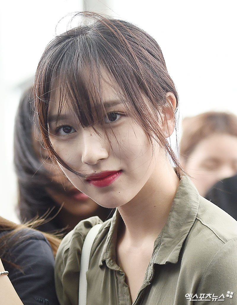 Group TWICE Mina left for Indonesia Jakarta via the Incheon International Airport on the afternoon of the 23rd.