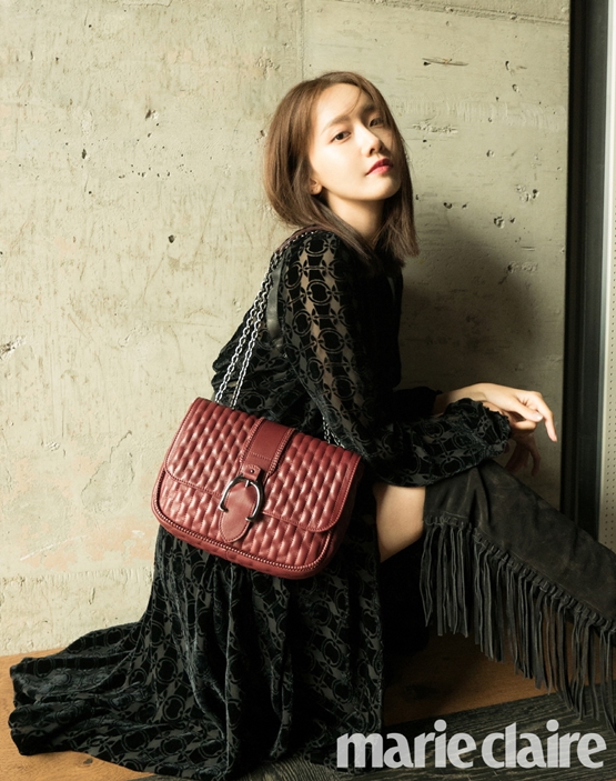 <p>The actor Im Yoon-ah is talking about opening a cover and fascinating autumn fashion picture book through the fashion magazine Korean Independent Animation Film Festival (Marie Claire) September issue.</p><p>Im Yoon-ah digested a stylish yet chic autumn look with this photo collection. Especially through this gravure, she takes pride in her charm of her eight color birds full of sophistication with a pure appearance down to the visual goddess and a doll like style and draws even more attention.</p><p>In the published photo collection Im Yoon-ah completed a high-grade autumn photo collection specific to Parisian feeling on Parisian feeling-specific in a long-dressed black-colored long dress, Amazon cowhide of flexible cowhide, sheepskin Mouton jacket, silk blouse . According to the officials of Long Shan, Im Yoon-ah was pleasantly showing off the atmosphere of shooting with a bright and friendly character while shooting, showing off the professional expression and pose, caught the staffs impression.</p><p>Photo collections and images that you can see the versatile charm of the actor Im Yoon-ah can be confirmed via the Korean Independent Animation Film Festival September issue and the Korean Independent Animation Film Festival website.</p><p>Photo = Korean Independent Animation Film Festival</p>