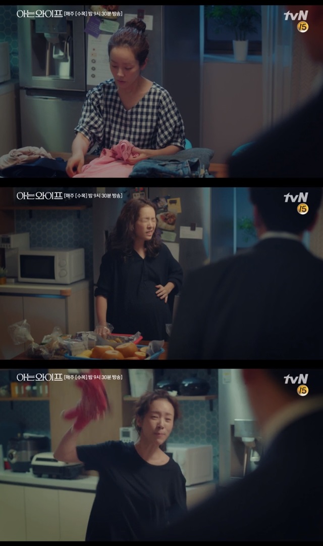 Han Ji-min showed her husband Ji Sungs past wrongdoing as a third-tier transformation of anger.In the 8th episode of TVNs tree drama Knowing Wife (playplayed by Yang Hee-seung/directed Lee Sang-yeop), which was broadcast on August 23, Cha Ju-hyuk (Ji Sung) recalled his past history with Seo Woo Jin (Han Ji-min).Cha Ju-hyuk was remembered in the past when he wrote a monthly car saying that it was the date of his father-in-law, and Cha Ju-hyuk had never been able to take the date of his father-in-law together.When Cha Ju-hyuk first missed his father-in-laws sacrifice because of his bosss farewell party, Seo Woo Jin replied inconsiderately, No, I didnt come last year, I didnt expect it.But the next year, Cha Ju-hyuk said, Suddenly, I was trying to set up a document. When I could not get the date of my father-in-law, Seo Woo Jin said,I said, Do you work alone? And when Seo Woo Jin was sick, Cha Ju-hyuk asked, Do you feel sick?But the next year, Seo Woo Jin threw the object right at Cha Ju-hyuk and said, I asked you to be new.I want you to come this once, and Cha Ju-hyuk also said, Did I play? I have an appendix, but what do you do? To Cha Ju-hyuk, Seo Woo Jin added, Are you a doctor? I dont like you. I hate you. Get out!Yoo Gyeong-sang