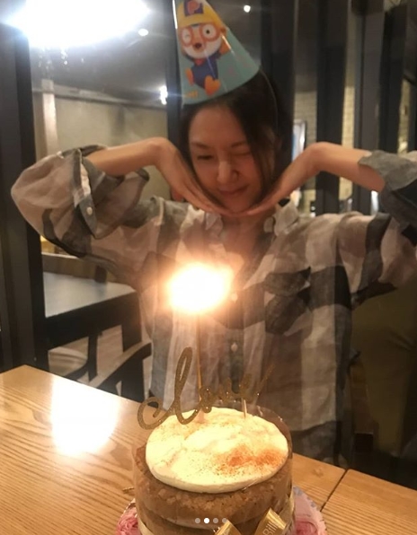 Actor Seo Ji-hye expressed his gratitude to his acquaintances for their birthday celebration.Seo Ji-hye posted a picture on August 24 with an article entitled Thank you for blinking in his instagram.The photo shows Seo Ji-hye staring at the Cake in a cone hat with a Pororo (cartoon Character). Seo Ji-hye added a lovely charm by taking a calyx pose.Seo Ji-hyes small face size and fresh smile catch his eye.The fans who saw the photos said, Happy birthday to your sister! Be careful of the typhoon and have a happy day. Its your sisters birthday, so you have a lot of Cakes and delicious things.Pororos cone hat also looks good. delay stock
