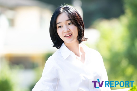 Actor Soo Ae poses in an interview withSoo Ae played the role of Oh Soo-yeon, deputy director of the museum, regardless of means and methods for his ambition to enter the High Society in the movie High Society ahead of release.Soo Ae High Society to make screen comebackSoo Ae clean beautySoo Ae smile full of sweetnessSoo Ae beauty addedSoo Ae sparkling eyesSoo Ae mysterious atmosphereSoo Ae warm smileSoo Ae overwhelmed atmosphereSoo Ae still lovelySoo Ae smile wideSoo Ae splashing beautySoo Ae come back as a dreamerSoo Ae unique atmosphere