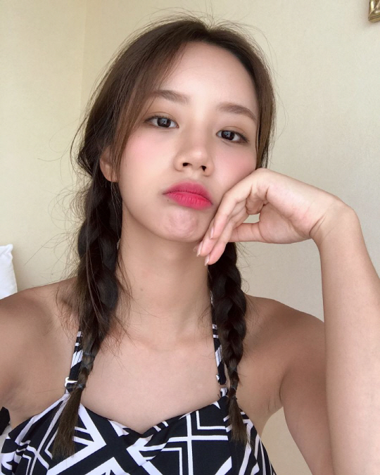 Girls Day member Hyeri posted Selfie with regret over the summer ending.Hyeri released a few photos on Instagram on the 26th with an article entitled My love summer seems to be over now.In the open photo, Hyeri is staring at the camera wearing a sleeveless strap top in a youthful Hair style with a head with a bifurcation.It captivated the attention of the viewer with its somewhat disheveled head and beautiful beauty in the shape of a pointed mouth.On the other hand, Hyeri is in public devotion for a year with Ryu Jun-yeol, who developed into a lover in the TVN Respond 1988 which lasted in 2016.