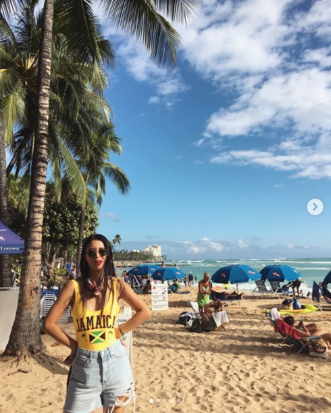 Singer Huang Bo has released a photo of the Hawaii holiday on her Instagram account.In the photo, Huang Bo posted a picture of Hawaii beach wearing a body-covered swimsuit.Huang Bo also showed off his Model Force in a casual look with jeans and a blouse while shopping at the mart.Huang Bo showed off her sexy charm by hanging her black long hair and the fashion sense of Huang Bo, which stylishly digests the floral southern part, attracts Eye-catching.Especially, this year, 39 years old, the perfect body and fashion sense that can not be believed to be a surprise to the viewers.Huang Bo then focused his attention on various pictures of everyday photos like pictures.online
