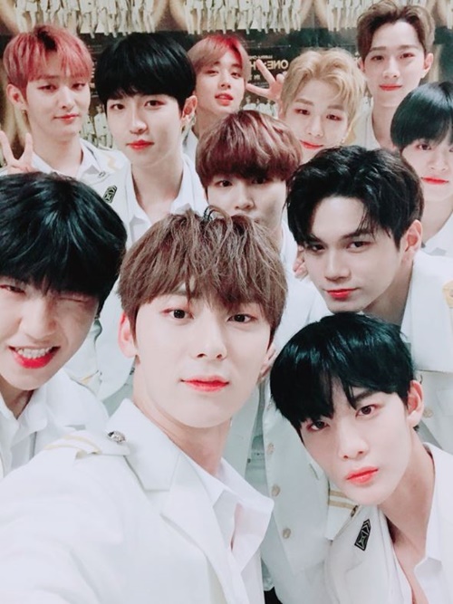 Group Wanna One 11 members caught the eye with more visuals.Wanna One wrote on official Twitter Inc. on the afternoon of the 25th, I am happy to be flooded with overwhelming impressions every moment I feel and enjoy together.I am deeply grateful to the Taiwan Wannable today, and I will see you tomorrow.Especially, the members who equipped the white suit look with lovely eyes made the fan club Wannable smile.Meanwhile, Wanna One will hold a world tour One the World at Taiwan Taipei from the 25th to today (26th) and meet with fans.