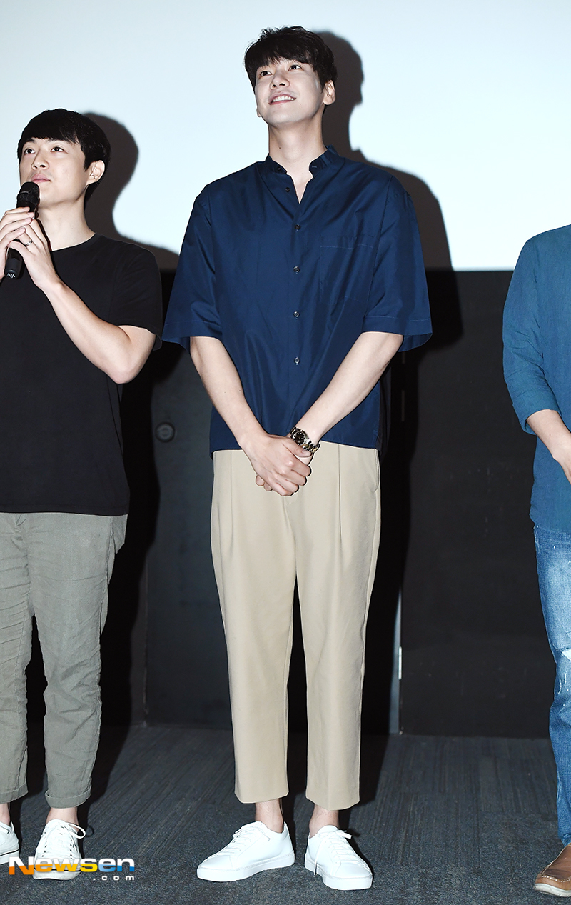 The movie Your Wedding stage greeting was held on August 26 at Megabox Songdo, Songdo-dong, Incheon Yeonsu-gu.Actor Kim Young-kwang attended the day.Meanwhile, Your Wedding (director Lee Seok-geun) is a work that depicts the fateful first love chronology of Seung Hee (Park Bo-young) and Seung Hee, who believe in the fate of three seconds, and their fateful coincidence (Kim Young-kwang), which is rarely timed.yun da-hee