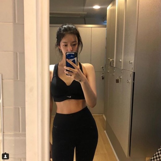Singer Jang Jae-in has unveiled her beautiful figure.Jang posted a picture on his instagram on the 25th, and the posted photo showed Jang Jae-in in Sports Bra and Leggings.Jang Jae-in shows his healthy change in his picture. The body that is full of elasticity and the S line is revealed is amazing.Jang Jae-in made his comeback this year with Seoul Noir.