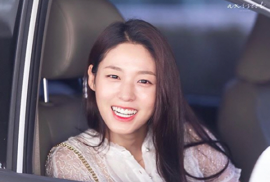 Singer and actor Seolhyun showed off her alluring beauty.Seolhyun posted a picture on his SNS on the 27th.In the photo, Seolhyun smiles brightly and shows what a beautiful beauty is like, especially with beautiful eyes and pictures.The group AOA, which Seolhyun belongs to, released its fifth mini-album Bingle Bangle on May 28th.Ansi City is a super-large action blockbuster depicting the 88-day Battle of Ansi City, which is said to be the most dramatic and great victory in the history of East Asia war.It will be released on September 19th.