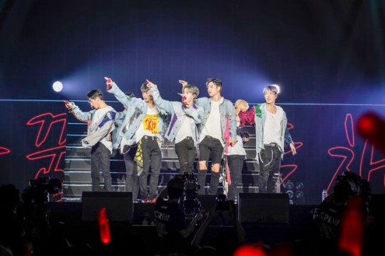 YG Entertainment Yang Hyun-suk, CEO, cheered on the icon.Yang Hyun-suk, CEO of SNS, posted on his SNS on the 27th, #iKON # icon #iKONJAPANTOUR2018 #Fukuoka #YG slowly ..Lets go for a long time ~ Lets all the way til the end together slowly.In addition, Yang Hyun-suk also posted a photo of the icons Japan tour performance, which captures the attention of the audience and icon charisma that fills the venue.Icon held iKON JAPAN TOUR 2018 at Japan Fukuoka Prefecture International Center for three days from the 24th to the 26th.Icon, who visited Japan fans about eight months after iKON Xmas LIVE 2017 in December last year, attracted a total of 32,000 viewers in the three-day performance.Icon opened the Japan Dome Tour iKON JAPAN DOME TOUR 2017 in 2017 and realized its huge popularity in Japan with 35 performances of 10 cities across the country and 470,000 people in 2017.In this performance, the icon opened its doors with the recently announced KILLING ME (Im going to die).In particular, fans Taechang filled the venue at the LOVE SCENARIO (I Loved You) stage, which caused a domestic music sensation in the first half of this year.The Fukuoka Prefecture performance was warmly finished with the icon and fans shining with one breath.Icons will be followed by Aichi Aichi Gymnasium on September 4-5, Tokyo Tokyo International Forum Hall A on September 13-14, Kanagawa Pashifiko Yokohama National University Hall on September 24, Aichi Nagoya International Conference Center Century Hall on September 26 and 28, and Tokyo Budokan performance on November 6-7, followed by Osaka Kyocera on December 22-23 He will be on stage at the finale at the Dome.More than 206,000 spectators will be mobilized through the 17 performances of Japans five cities.Icon will release his second album RETURN on September 26th in Japan.The album includes a total of 11 tracks, including the title song LOVE SCENARIO and 10 Japanese versions.YG