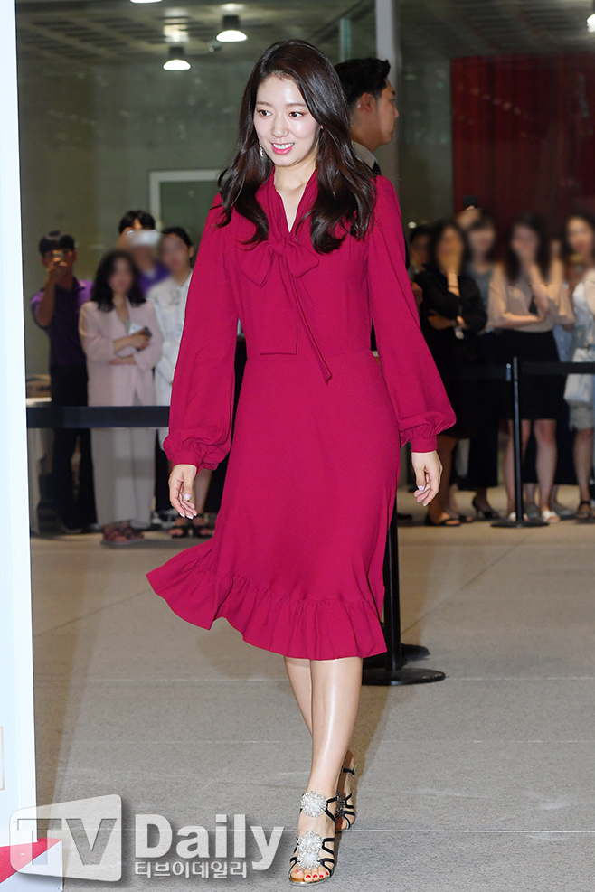 Actor Park Shin-hye attends an event to celebrate the Rye () scalp science conference at the headquarters of the Seoul Yongsan District AMOREPACIFIC Corporation on the afternoon of the 27th.[shampoo brand event