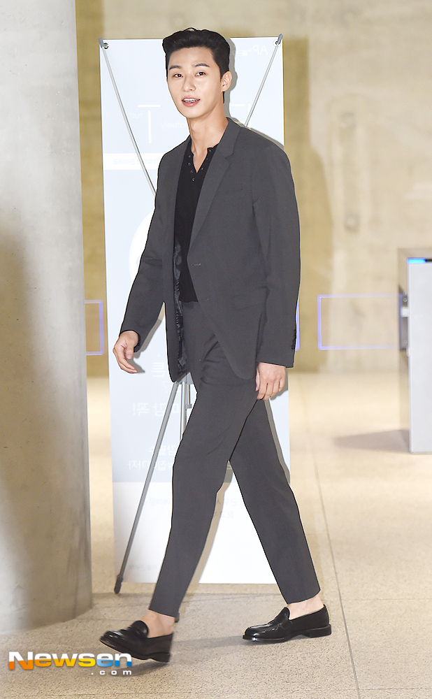 <p>Kampo Premium Shampoo (Lu) Launch 10th Anniversary Meeting and Photographs Moon August 27 afternoon, held at the headquarters of Seoul Yongsan Amorepacific Corporation.</p><p>Park Seo-joon this day participated.</p>