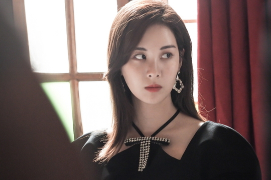 Actor Seohyun puts red Lipstick on a black dress and tries to make a colorful black.Seohyun recently played the role of Ji County and Shanxi, the woman left alone in a stopped time due to her brothers sudden death in the MBC drama Time (played by Choi Ho-cheol/directed by Jang Joon-ho).Seohyun is making viewers cheer by perfectly expressing the sadness of the peak after the death of the brother and mother in the play, and the struggle to dig out the truth about the death of the two people.Above all, Seohyun is attracting attention because it is caught in a scene that predicts a blackening transformation that is contrary to the modest Ji County and Shanxi that have been shown in the meantime.In the play, Ji County, Shanxi, who showed a natural charm, wearing jeans, shirts and makeup-free faces, is wearing a sophisticated black costume with a red Lipstick and a colorful accessories.What is the reason why Seohyun tried to transform, and Seohyun, who shows 180 degrees different from the previous one, is raising questions.Seohyuns Blackening Transformation scene was filmed at a restaurant in Yongsan-gu, Seoul on the 9th.When Seohyun, who has been showing off his hairy clothes since he started shooting, appeared in a distinctly different appearance, the field staff shouted pretty and cheered.Seahoun, who smiled shyly, soon responded to the response with a smile and immediately started preparing to shoot.Moreover, Seohyun had to take the action of grace at the same time as the gaze of the scene shooting.Seohyun, who received the directors directive, read the script and grabbed the emotion, and finished the rehearsal by practicing the expression in the mirror.Then, when he entered the filming, Seohyun received a applause from the scene, drawing 200% of the atmosphere of Ji County and Shanxi.Ji County and Shanxi, who have been running to reveal the truth several times, are finally determined and will fight back, the production team said. I would like to ask for a lot of expectations about what will happen to the story development due to the transformation of Ji County and Shanxi.hwang hye-jin