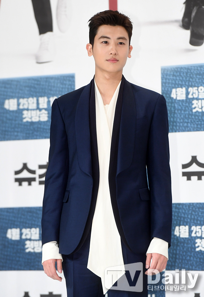 Actor Park Hyung-sik will be on stage for the first time in two years.An official of Park Hyung-sik said on the 28th, It is right that Park Hyung-sik will appear in the musical Elizabeth (director Robert Johansson).I have confirmed my appearance as Todd, who personified death in the recent drama. Park Hyung-sik made his debut with the children of the idol group Empire in 2010.He challenged the musical in 2011 with the temptation of the wolf. He has accumulated stage experience in Gwanghwamun Sonata, Bonnie and Clyde, Three Musketeers and All Up.His musical appearance is only two years since The Three Musketeers in 2016.Todd is a fictional character who personified death. In addition to Park Hyung-sik, JYJ member Kim Jun-soo is considering appearing.Elizabeth is a musical created by a fantastic combination of existential characters and fantasy elements that depicts the love of beautiful Empress Elizabeth, who lived a more dramatic life than drama, and Deer Todd, who has a deadly charm.It will be performed at Blue Square Interpark Hall in Hannam-dong, Yongsan-gu, Seoul from November 17 to February 10 next year.