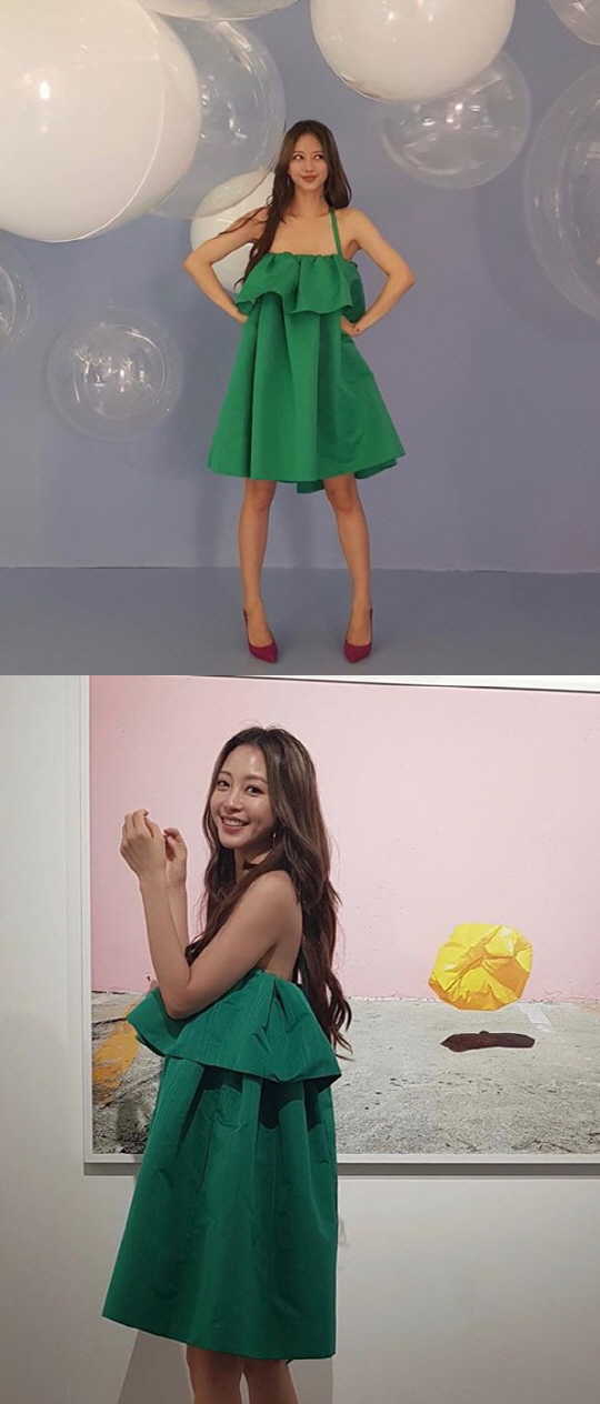 Actor Han Ye-seul rocked his penchant with a lovely smile.Han Ye-seul posted several photos taken on an Exhibition on Monday.Han Ye-seul in the public photo is taking various poses in front of the works.Dressed in a refreshing green One Piece, Han Ye-seul has emanated a sexy yet innocent pale-colored charm - especially a lovely eye-catching.Meanwhile, Han Ye-seul recently signed an Exclusive contract after discussions with Partners Park.